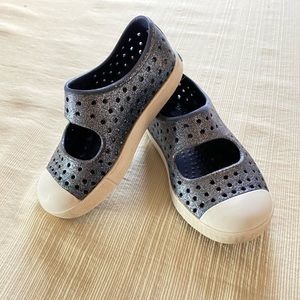 Native Juniper Child size C7-Navy bling